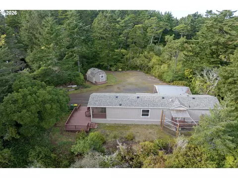1600 Rhododendron Dr #200, Florence, OR 97439