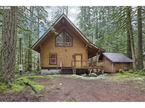 28112 E Road 20d, Rhododendron, OR 97049