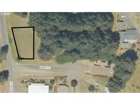 1089 Wooley Ct, Yoncalla, OR 97499