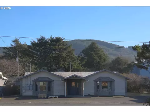 316 N Highway 101, Rockaway Beach, OR 97136