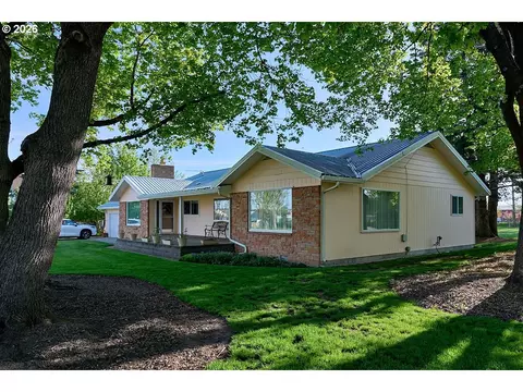 502 N Lake St, Joseph, OR 97846