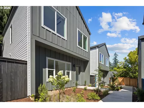 3823 SW Pomona St, Portland, OR 97219