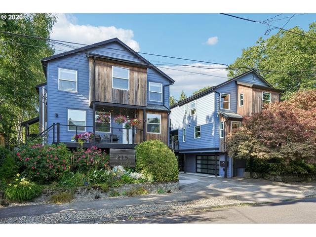 223 NE Ivy St #A, Portland, OR 97212