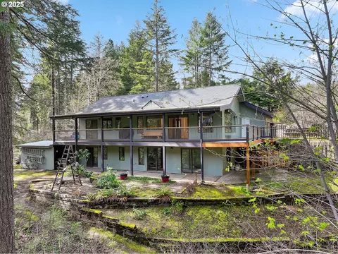 321 Lakeview Rd, White Salmon, WA 98672