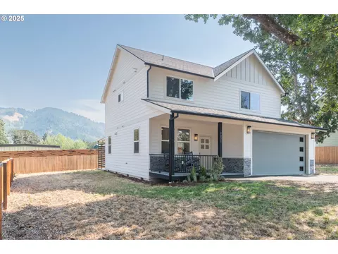 1271 Franks Rd, White Salmon, WA 98672