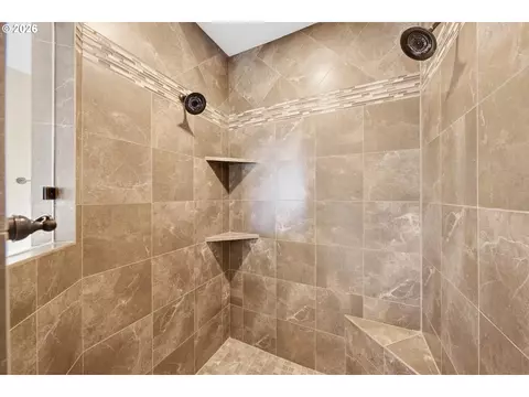 Bath - 12840 SE 257th Ave, Damascus, OR 97089 photo 3 of 6