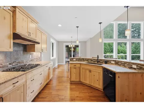 Kitchen - 12840 SE 257th Ave, Damascus, OR 97089 photo 3 of 3