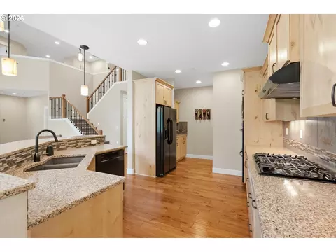 Kitchen - 12840 SE 257th Ave, Damascus, OR 97089 photo 2 of 3