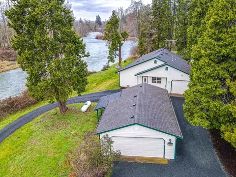 78420 Sears Rd, Cottage Grove, OR 97424