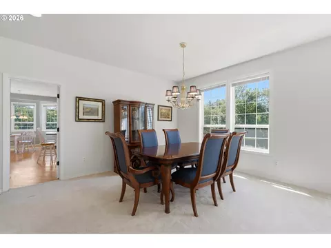 Dining - 9850 NE Meadow Loop, Newberg, OR 97132 photo 2 of 3