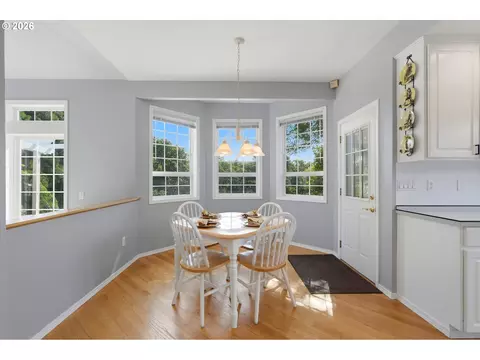 Dining - 9850 NE Meadow Loop, Newberg, OR 97132 photo 3 of 3
