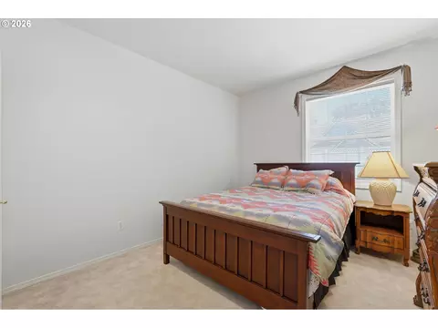 Bedroom - 9850 NE Meadow Loop, Newberg, OR 97132 photo 3 of 6