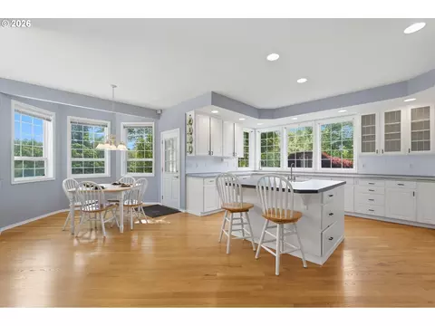 Kitchen - 9850 NE Meadow Loop, Newberg, OR 97132 photo 1 of 5