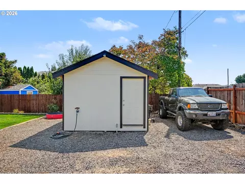 Exterior - 216 E Main St, Sublimity, OR 97385 photo 8 of 14