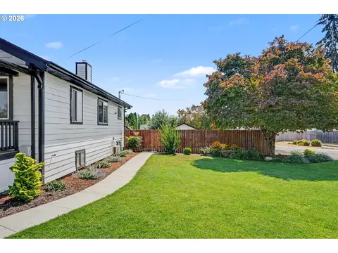 Exterior - 216 E Main St, Sublimity, OR 97385 photo 13 of 14