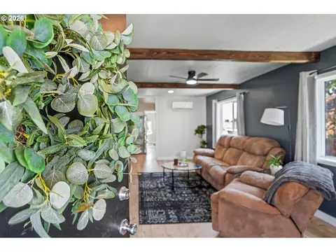 Entry Way - 216 E Main St, Sublimity, OR 97385 photo 1 of 5
