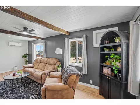 Living - 216 E Main St, Sublimity, OR 97385 photo 2 of 3