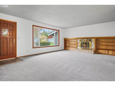 Living - 18411 SE Ivon Ct, Gresham, OR 97030 photo 5 of 8