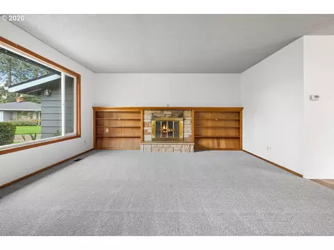 Living - 18411 SE Ivon Ct, Gresham, OR 97030 photo 3 of 8