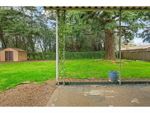 Exterior - 18411 SE Ivon Ct, Gresham, OR 97030 photo 4 of 7