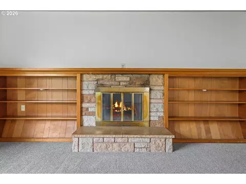 Living - 18411 SE Ivon Ct, Gresham, OR 97030 photo 4 of 8