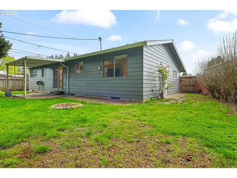 Exterior - 18411 SE Ivon Ct, Gresham, OR 97030 photo 7 of 7