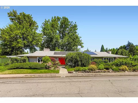 11245 SW Lynnridge Ave, Portland, OR 97225