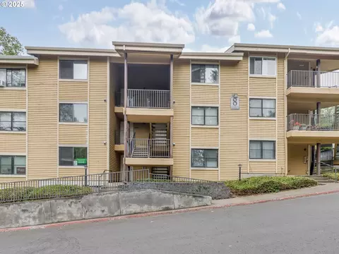 9900 SE Talbert St, Clackamas, OR 97015