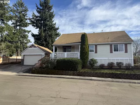 38875 Cascadia Village Dr, Sandy, OR 97055