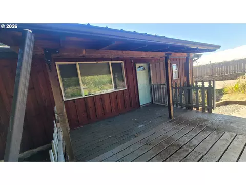 Exterior - 36800 SE Proctor Rd, Boring, OR 97009 photo 2 of 9