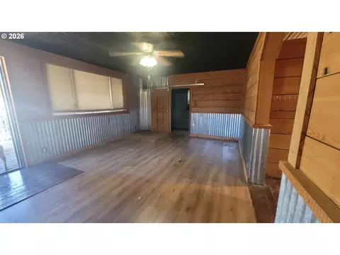 Living - 36800 SE Proctor Rd, Boring, OR 97009 photo 1 of 1