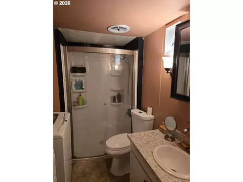 Bath - 555 N Danebo Ave #130, Eugene, OR 97402 photo 1 of 2