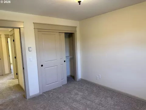 Bedroom - 1610 38th Loop, Florence, OR 97439 photo 7 of 7