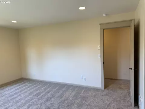 Bedroom - 1610 38th Loop, Florence, OR 97439 photo 1 of 7