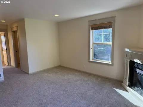 Living - 1610 38th Loop, Florence, OR 97439 photo 6 of 6