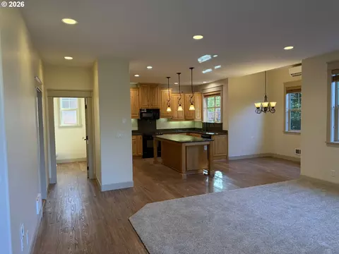 Living - 1610 38th Loop, Florence, OR 97439 photo 3 of 6