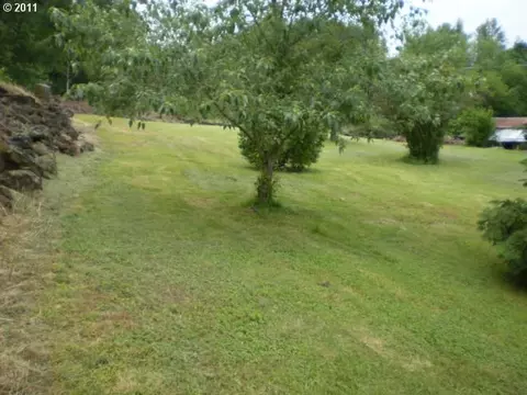 4724 Jasper Rd, Springfield, OR 97478 photo 1
