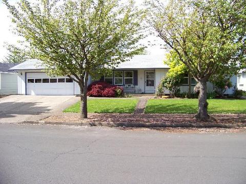 1068 T St, Springfield, OR 97477 photo 1