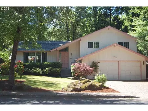 2610 E Windsor Cir, Eugene, OR 97405 photo 1