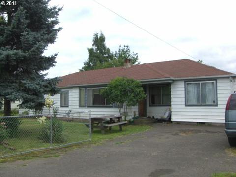 675 32nd St, Springfield, OR 97478 photo 1