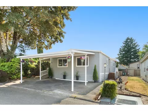 21100 NE Sandy Blvd #77, Fairview, OR 97024