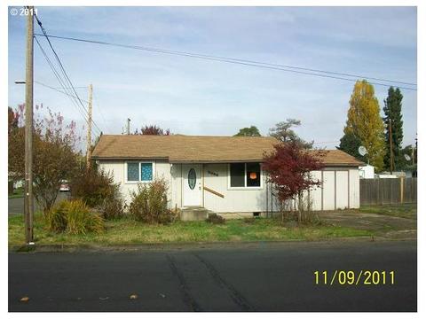 2066 G St, Springfield, OR 97477 photo 1
