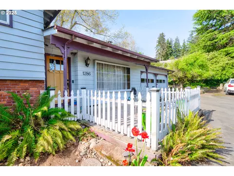 1286 Madrona Ave SE, Salem, OR 97302