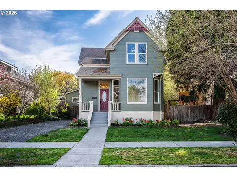 110 W 8th St, The Dalles, OR 97058