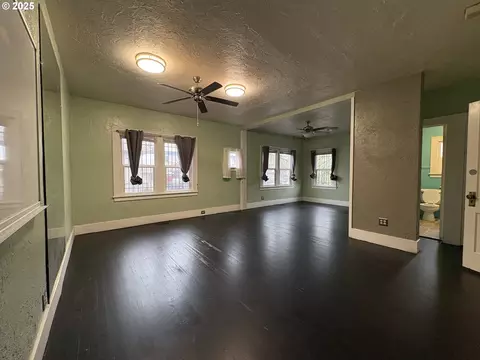 Living - 960970 W 7th Ave, Eugene, OR 97402 photo 5 of 6