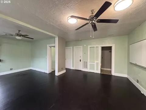 Living - 960970 W 7th Ave, Eugene, OR 97402 photo 6 of 6