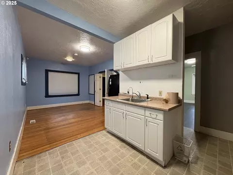 Other - 960970 W 7th Ave, Eugene, OR 97402 photo 2 of 10