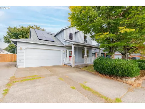 665 SW 24th St, Troutdale, OR 97060