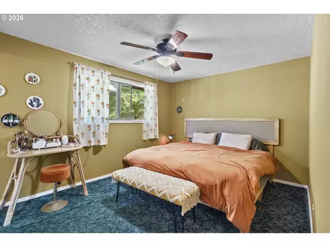 Bedroom - 160 W Berkeley St, Gladstone, OR 97027 photo 1 of 4