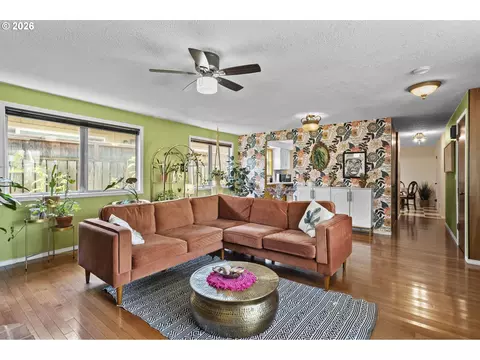 Living - 160 W Berkeley St, Gladstone, OR 97027 photo 1 of 2